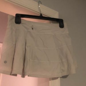 White lululemon running skirt Pace Rival 2